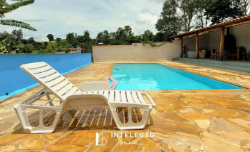 Sítio c/ Piscina, Churrasqueira e Sala de Jogos