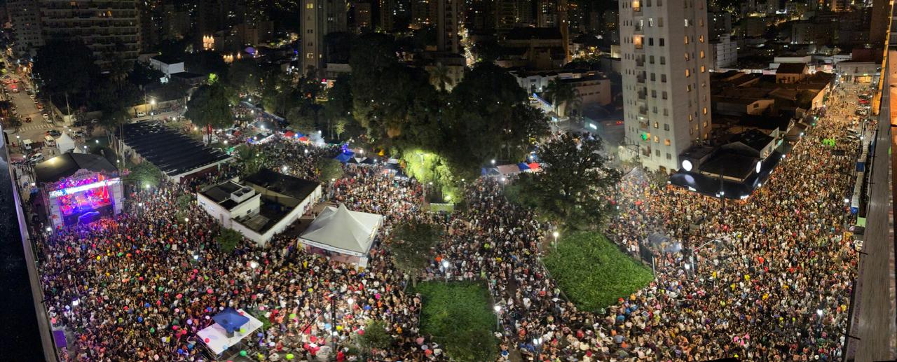 Carnaval 2026 bate recordes e movimenta R$ 162 milhões, consolidando Poços de Caldas como o maior do Sul de Minas