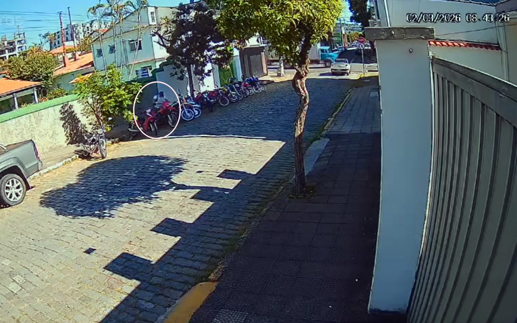 VÍDEO: homem que tentou furtar helicóptero rompe tornozeleira e foge após novo crime em MG