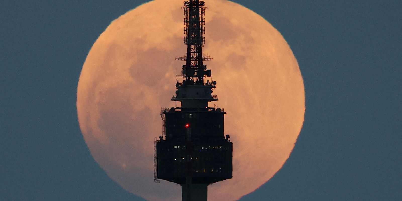 Fenômeno da Lua de Sangue foi visto hoje na Região Norte
