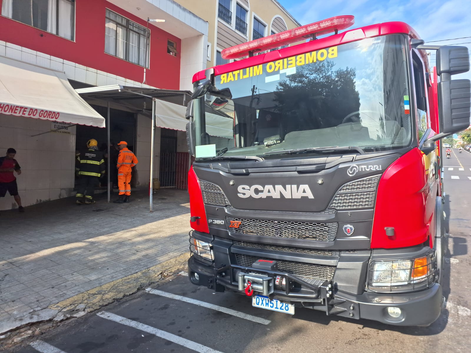 Incêndio em restaurante mobiliza Corpo de Bombeiros em São Lourenço