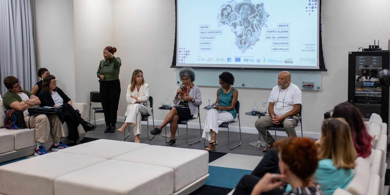 Sete em cada dez mulheres relatam já terem sofrido assédio, diz estudo