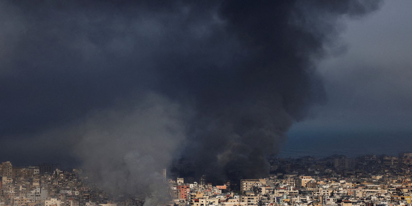 Líder iraniano afirma que país defenderá dignidade e autoridade