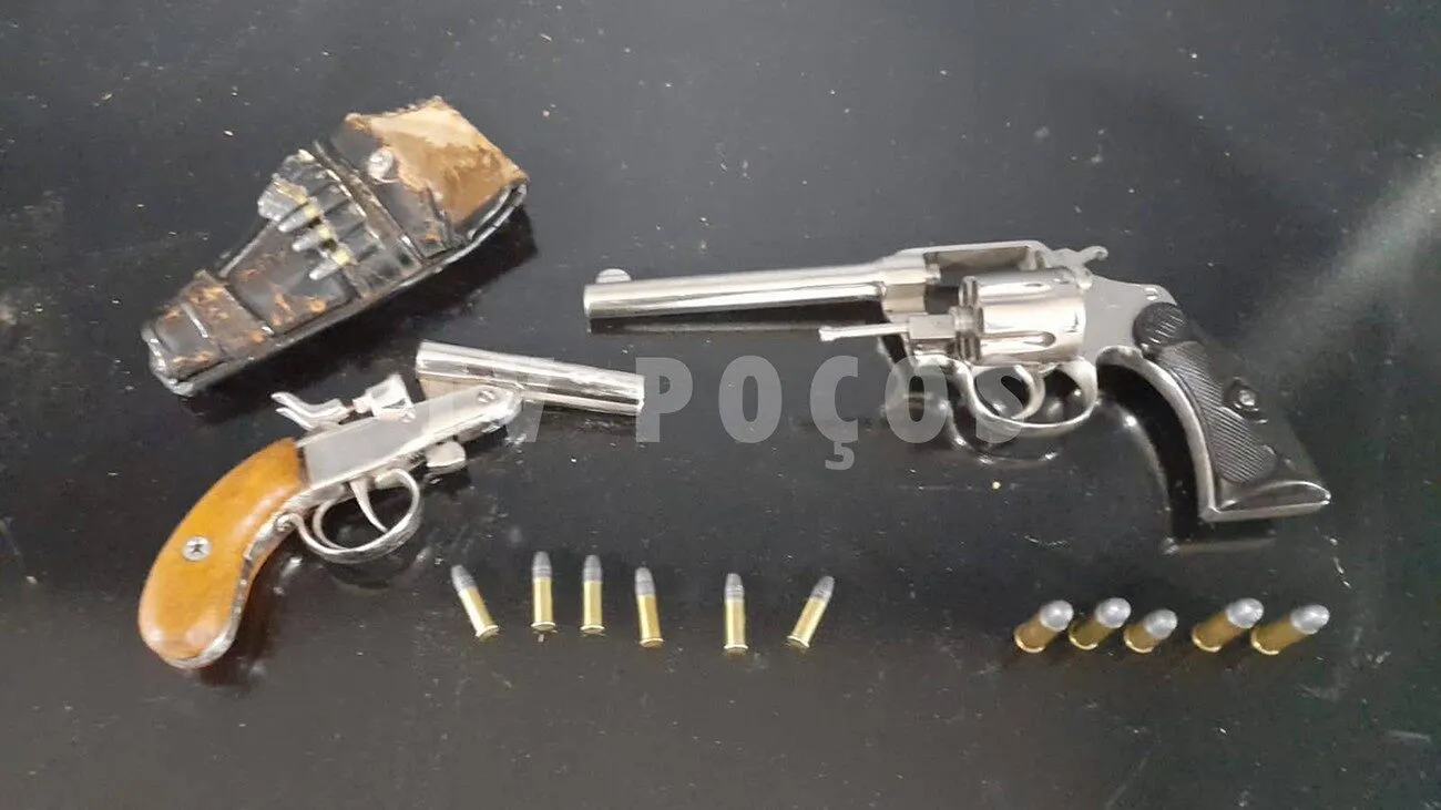 Homem é preso após ameaçar esposa com arma de fogo