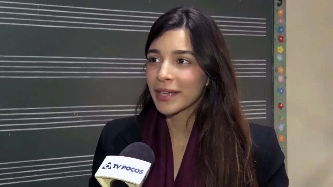 Cantora de Poços, Lara Vieira está na final do The Voice Brasil