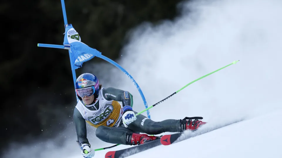 Lucas Braathen conquista a prata no slalom gigante em etapa italiana da Copa do Mundo de esqui