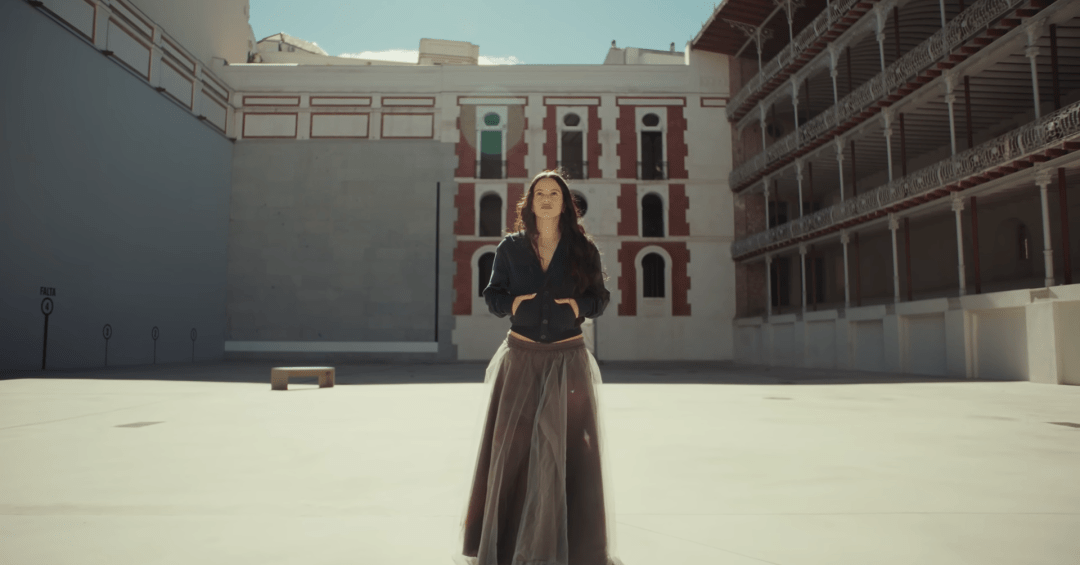 Rosalia escolheu monumento de Madri para lançar novo álbum