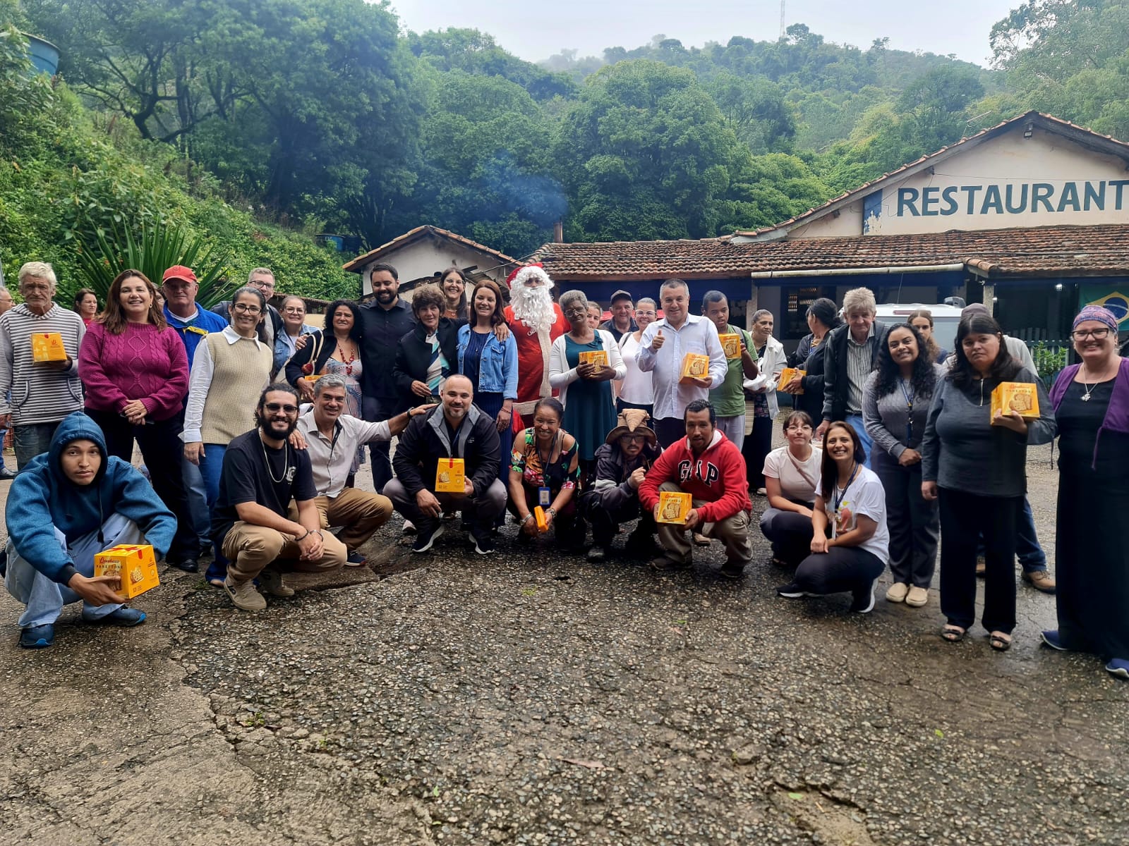 CAPS Girassol promove almoço especial de Natal para pacientes