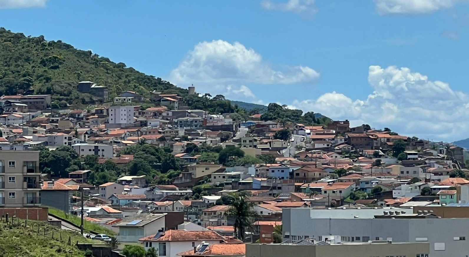 Poços de Caldas passa a oferecer assistência técnica gratuita em engenharia para famílias de baixa renda